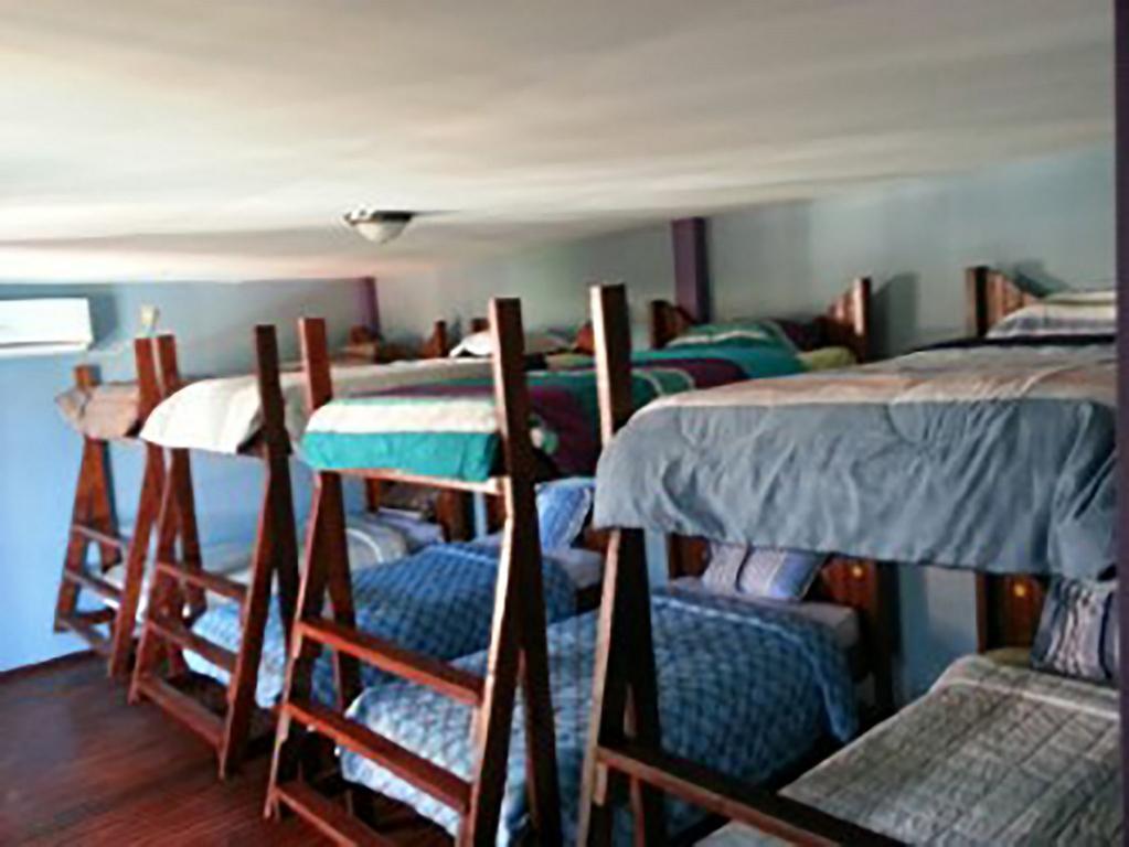 La Delphina Bed And Breakfast Bar And Grill La Ceiba Exterior foto