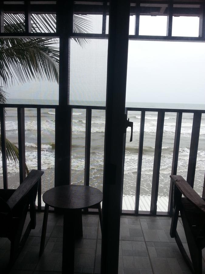La Delphina Bed And Breakfast Bar And Grill La Ceiba Exterior foto
