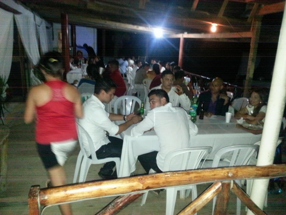 La Delphina Bed And Breakfast Bar And Grill La Ceiba Exterior foto